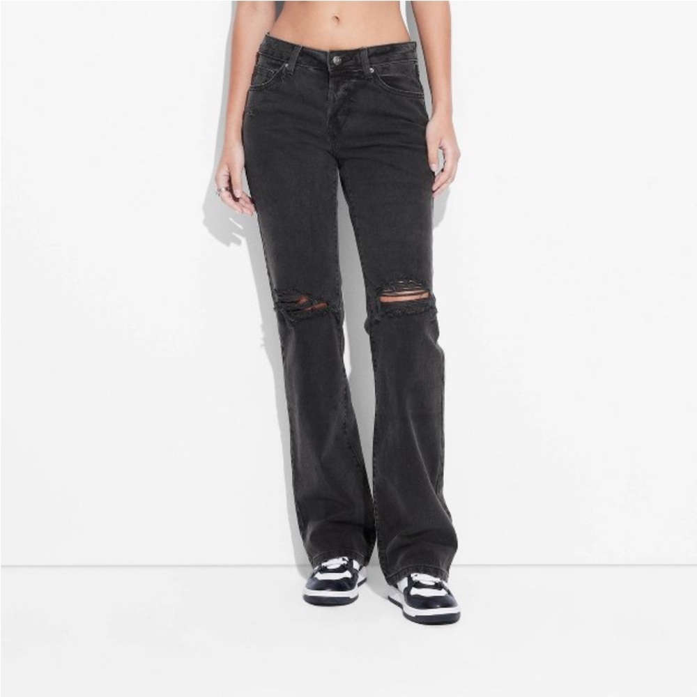 NWOT Women’s Low Rise Bootcut Jeans.  Black wash.  4